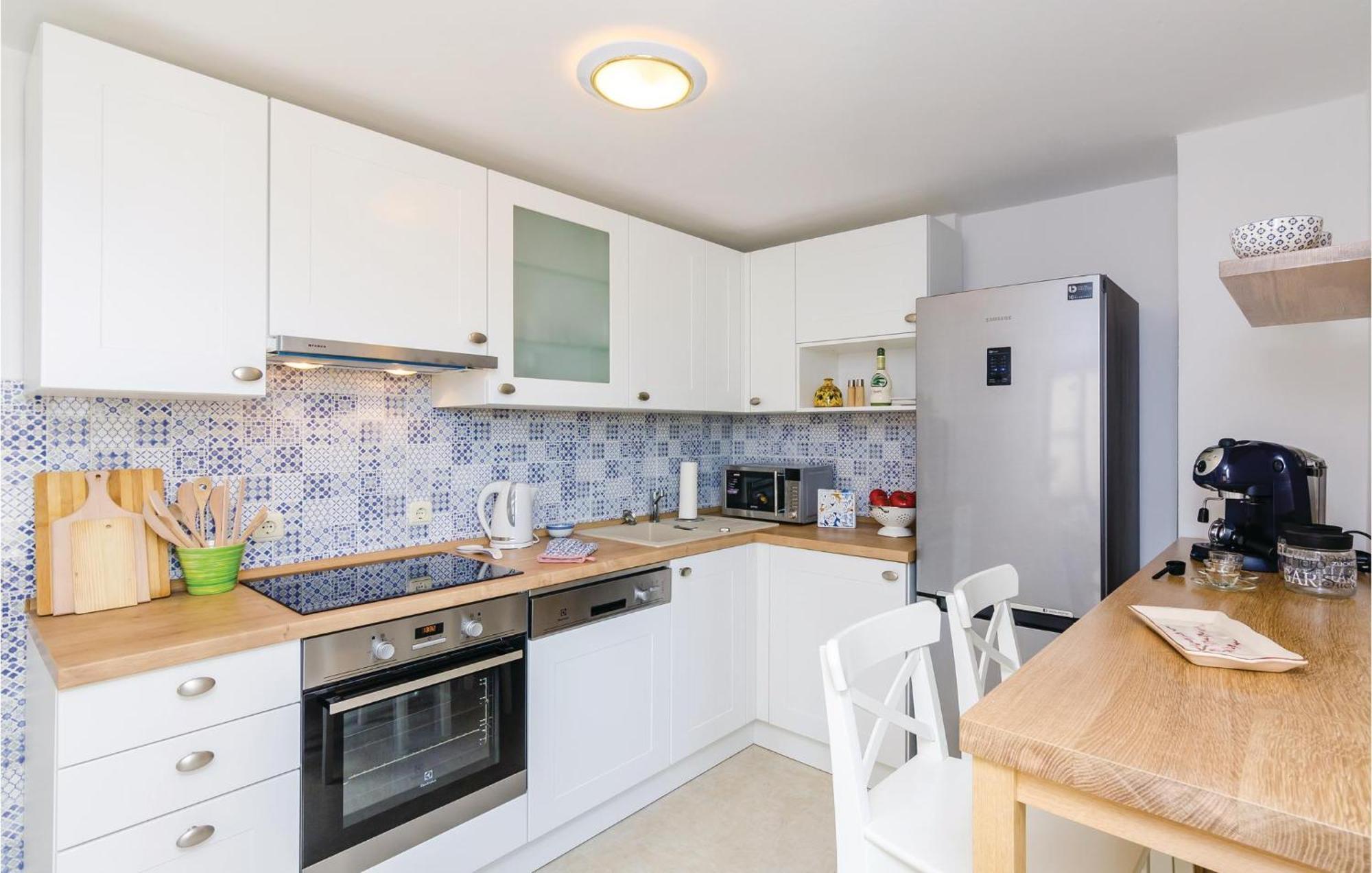 Beautiful Home In Oslje With Kitchen Экстерьер фото